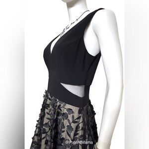 AQUA FORMAL WOMEN'S BLACK FLORAL APPLIQUÉ FIT AND FLARE DRESS – SIZE 10